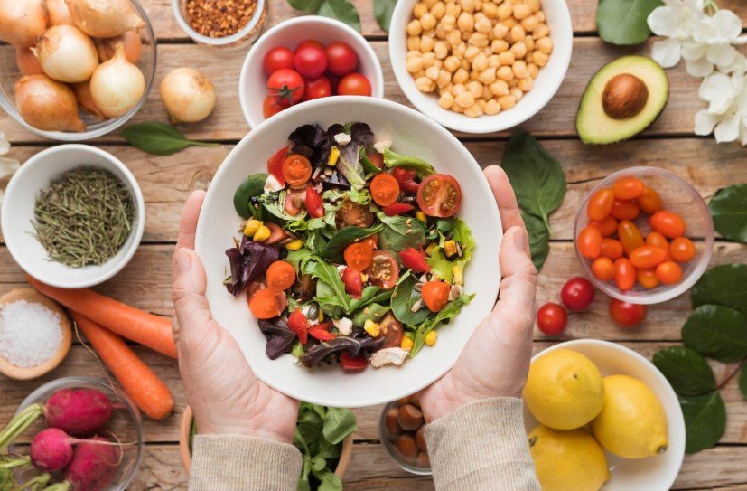 Диетолог Исмагилова рассазала, как создать дефицит калорий для эффективного похудения без стресса