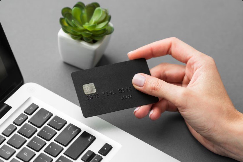 Минфин предложил ограничить пополнение счетов через банкоматы суммой в 1 млн рублей