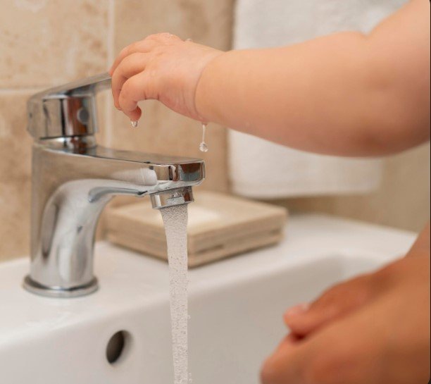 Инфекционист назвал риски употребления некачественной воды