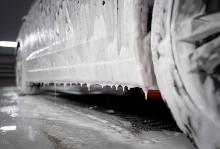 Эксперт назвал главные ошибки водителей при мойке авто в холодное время года