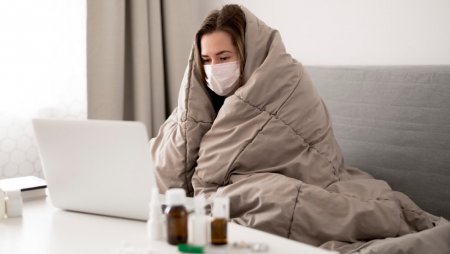 Врач рассказал, как распознать грипп и не навредить себе при лечении