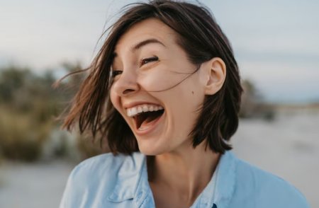 Учёные нашли способы контролировать непроизвольный смех в неподходящих ситуациях